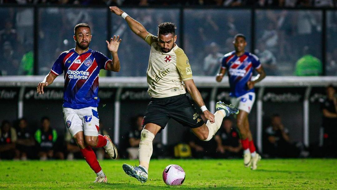 Payet foi destaque do jogo pelo Vasco
