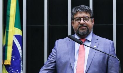 "Precisamos de uma terceira via para unificar o PT", diz prefeito de Maricá
