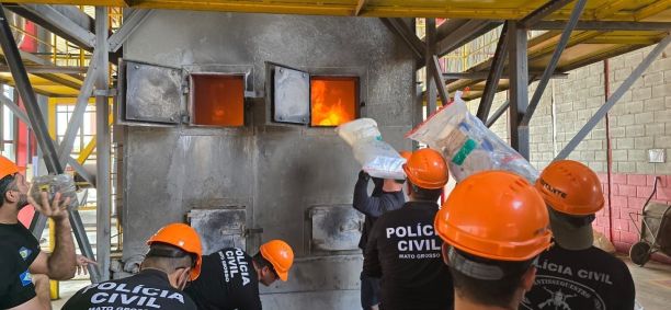 Queima dos entorpecentes foi feita na fornalha de uma empresa de grãos