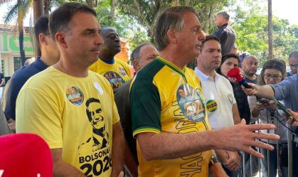 O ex-presidente Jair Bolsonaro (PL) falou com a imprensa após votar no Rio de Janeiro