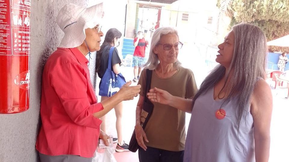Lourdes Xavier no colégio eleitoral. • Divulgação