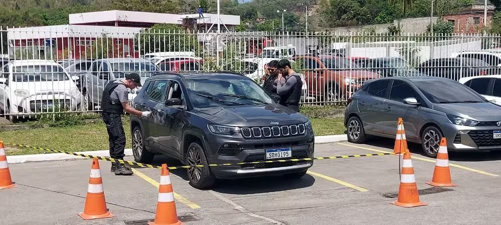 Crime aconteceu na cidade de São Gonçalo. Os bandidos conseguiram fugir. • Redes Sociais
