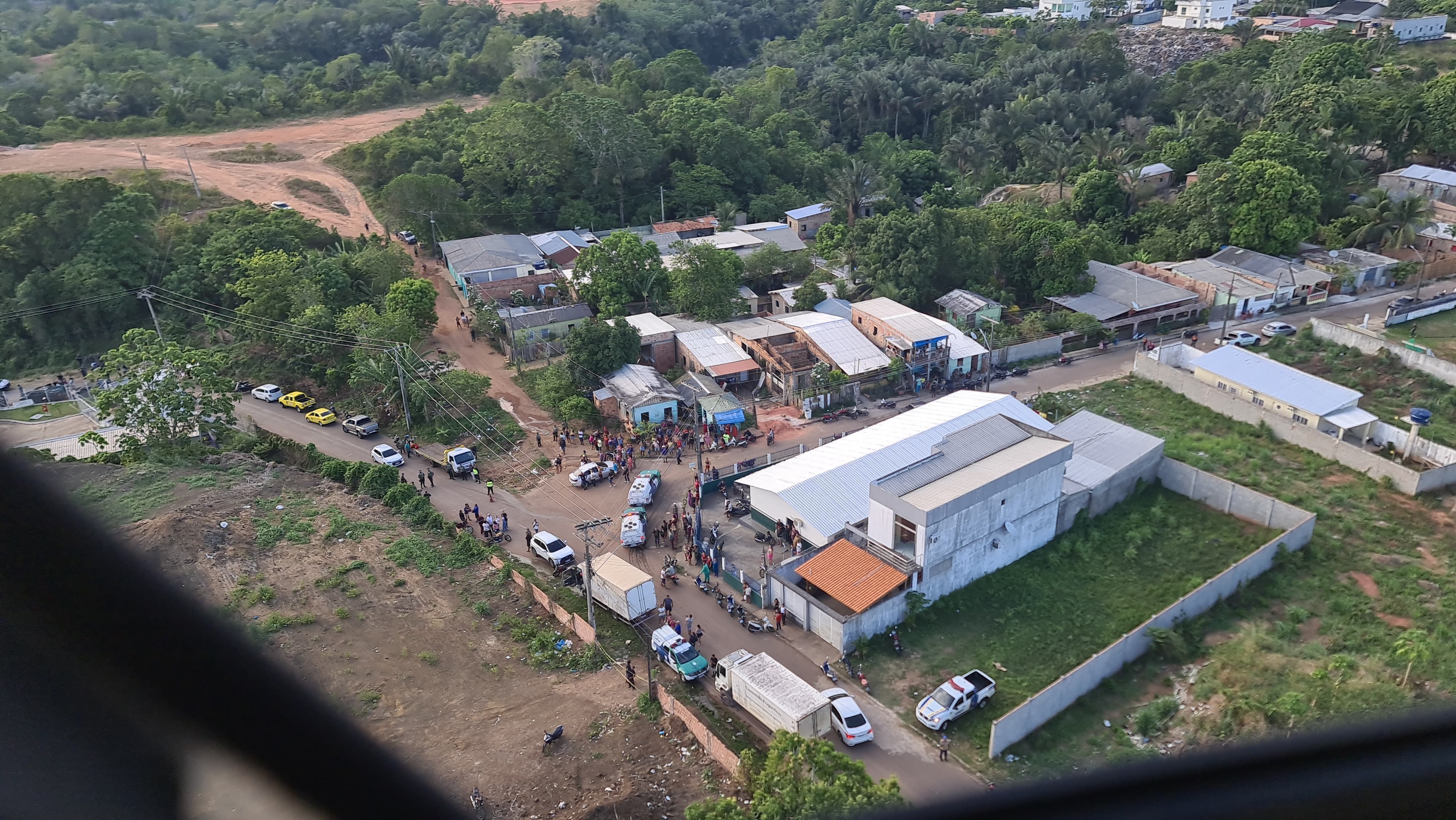Marinha busca desaparecidos em Manacapuru