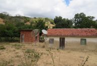 Família de 9 pessoas é mantida refém por 20 anos por homem em Minas Gerais