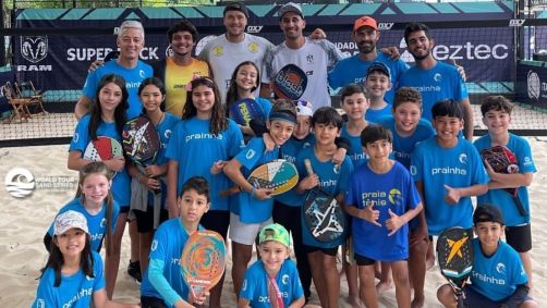 Maior evento de beach tennis do mundo promove ação com ídolos da modalidade para crianças