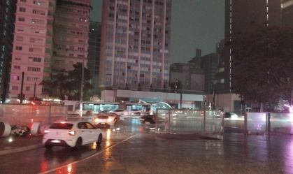 Imagem de destaque do post: São Paulo em estado de atenção devido às fortes chuvas; três mortes confirmadas
