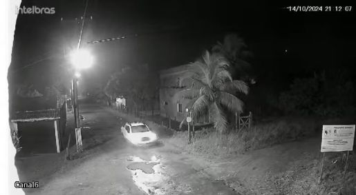 Carro da família foi usado pelos criminosos para a fuga