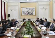 Mídia estatal mostra imagem de reunião de Rui Costa e Galípolo na China