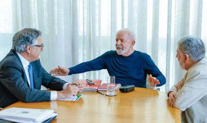 Lula segue despachando do Alvorada e sob observação médica, diz Padilha