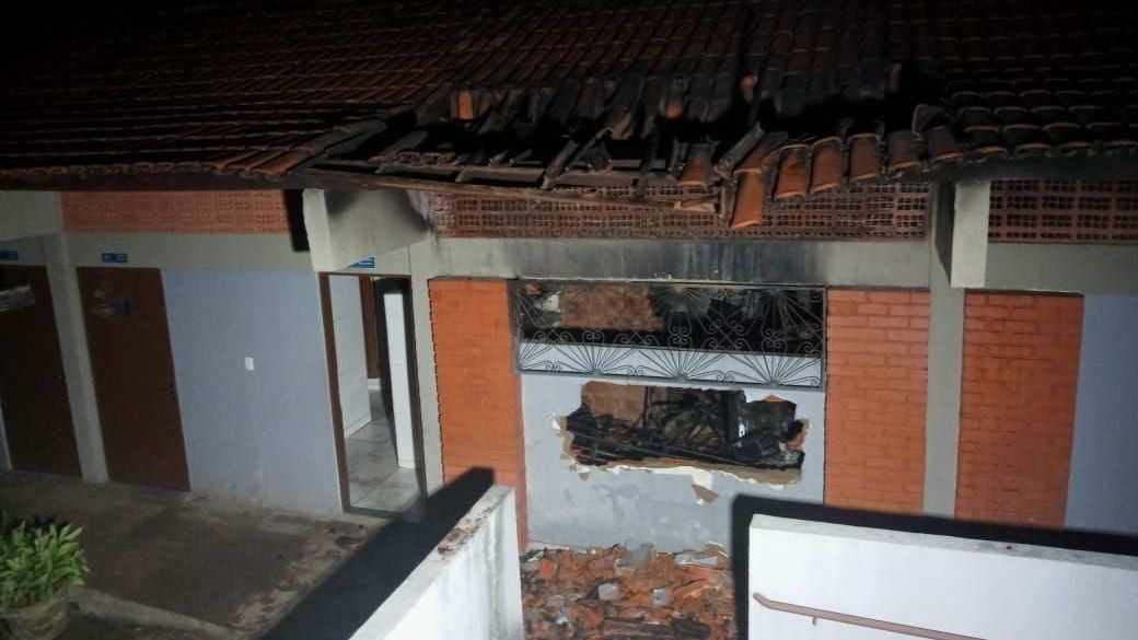 incêndio escola MG