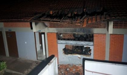 incêndio escola MG