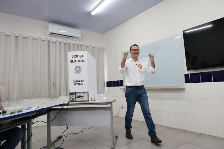 Candidato à Prefeitura de Cuiabá, Lúdio Cabral (PT), vota neste domingo (27) • Divulgação/PT