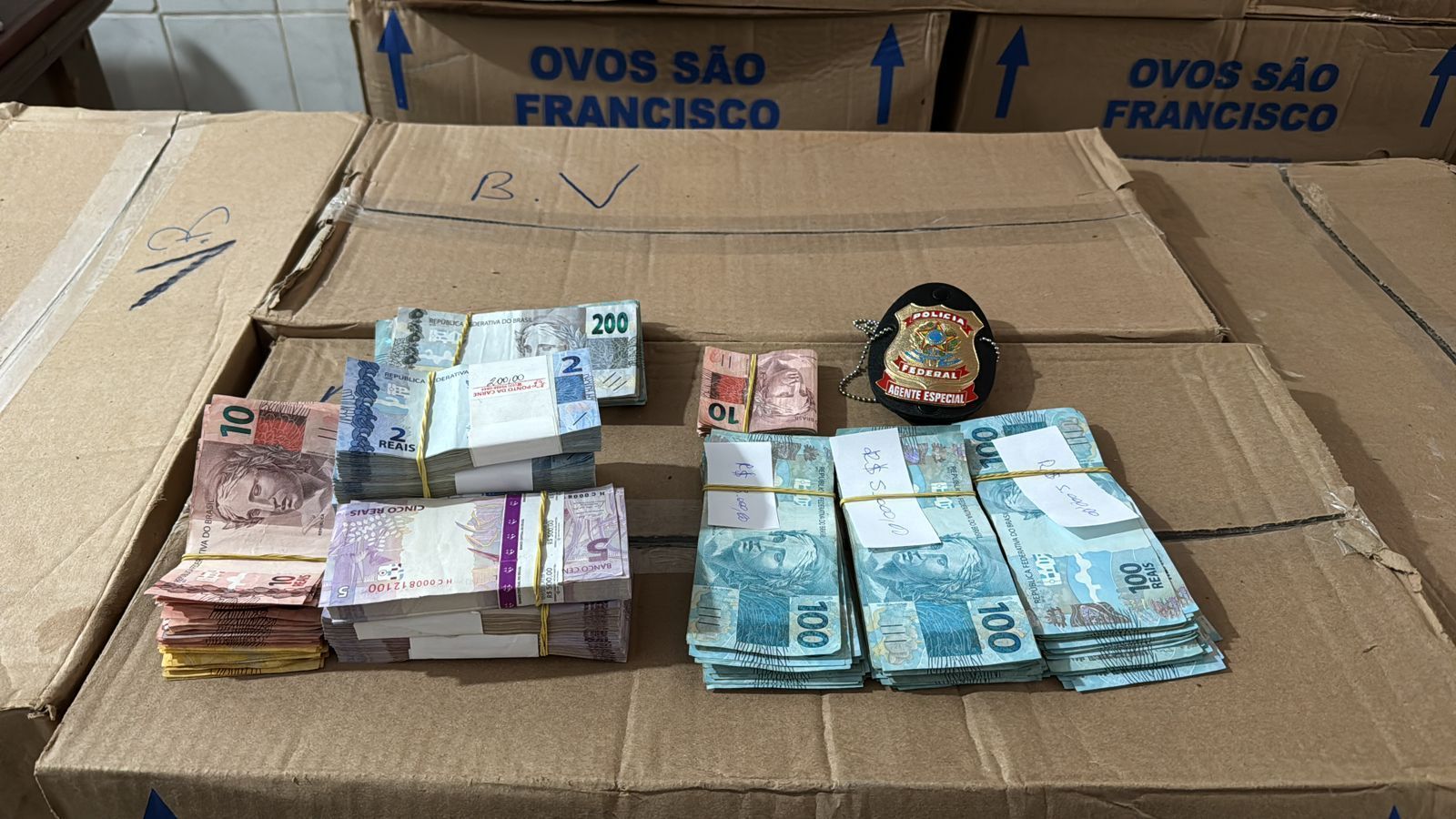 PF do AM apreende dinheiro em operação