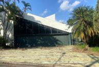 Mansão onde Hebe Camargo morou está abandonada; veja fotos