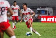 STJD pune jogador que agrediu Scarpa, do Atlético-MG, na Copa do Brasil