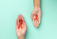 Brasil reduz mortalidade por Aids, mas registra alta nos casos de HIV