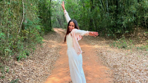 Anitta participou da Imersão Regestação, um programa de cinco dias que utiliza práticas para balancear os sistemas físico, emocional, mental e astral