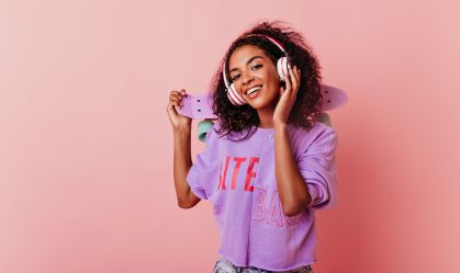 Confira as 50 músicas mais tocadas no Brasil no 1º semestre de 2025