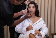 Sem alça e volumoso: detalhes do vestido de Ary Mirelle, noiva de João Gomes