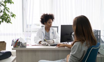 Mais de 50% dos brasileiros vão ao médico apenas quando têm problemas graves