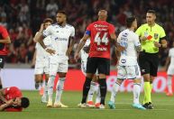 Atacante do Cruzeiro é expulso aos 4 segundos de jogo contra o Athletico-PR