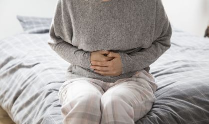 Por que a barriga ronca? Entenda as causas e veja como parar o barulho