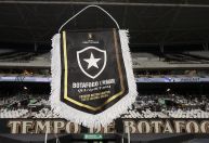 Semifinal da Libertadores sofre atraso, e presidente do Peñarol acusa PM
