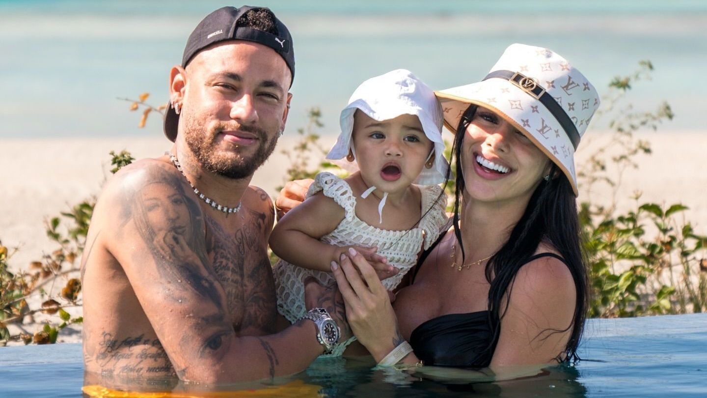 Bruna Biancardi abre álbum de fotos de férias em família com Neymar; veja |  CNN Brasil