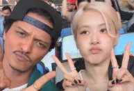 Após sucesso de "APT.", Rosé lança nova música com Bruno Mars; ouça
