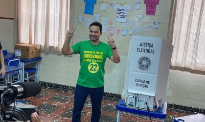 Eleições 2024: candidato à prefeitura de Manaus, Alberto Neto, vota na capital