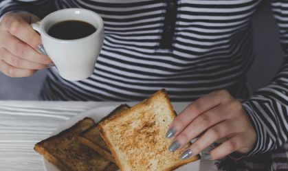 Carboidratos ou gorduras? Veja a melhor opção para um café da manhã saudável