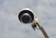 Advogado youtuber é condenado por balançar genital em frente a câmera de segurança