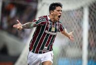 Fluminense vence, se afasta do Z4 e afunda Athletico-PR no Brasileirão