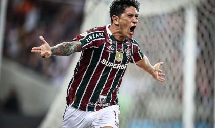 Cano marca o gol da vitória do Fluminense