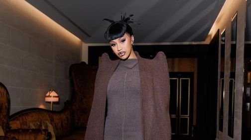 Cardi B enfrenta uma série de procedimentos para retirar injeções de silicone dos glúteos
