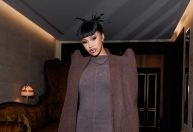 Cardi B revela que fez nova cirurgia para remover silicone dos glúteos