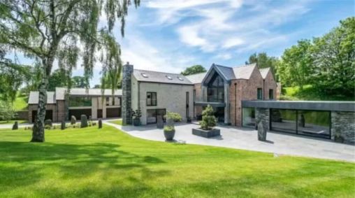 Mansão de Cristiano Ronaldo é colocada à venda