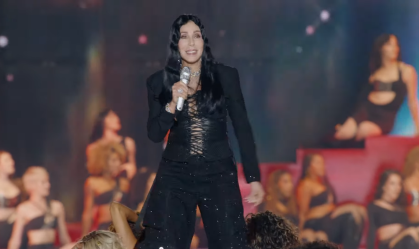 Lisa, Cher e Tyla transformam passarela da Victoria's Secret em pista de dança