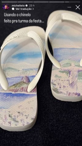 Convidados de Michel Teló e Thais Fersoza receberam um chinelo personalizado de lembrança • Instagram/Michel Teló