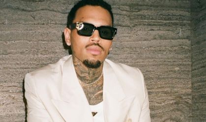 Em tribunal, Chris Brown se declara inocente de acusação de agressão