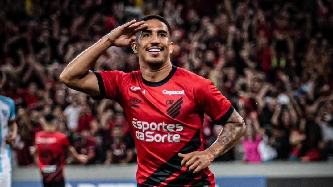 Christian, meia no Athletico-PR, está em negociação com o Cruzeiro