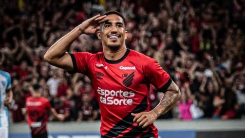 Christian, meia no Athletico-PR, está em negociação com o Cruzeiro