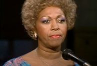 Mãe de Whitney Houston morre aos 91 anos