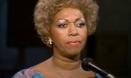 Mãe de Whitney Houston morre aos 91 anos