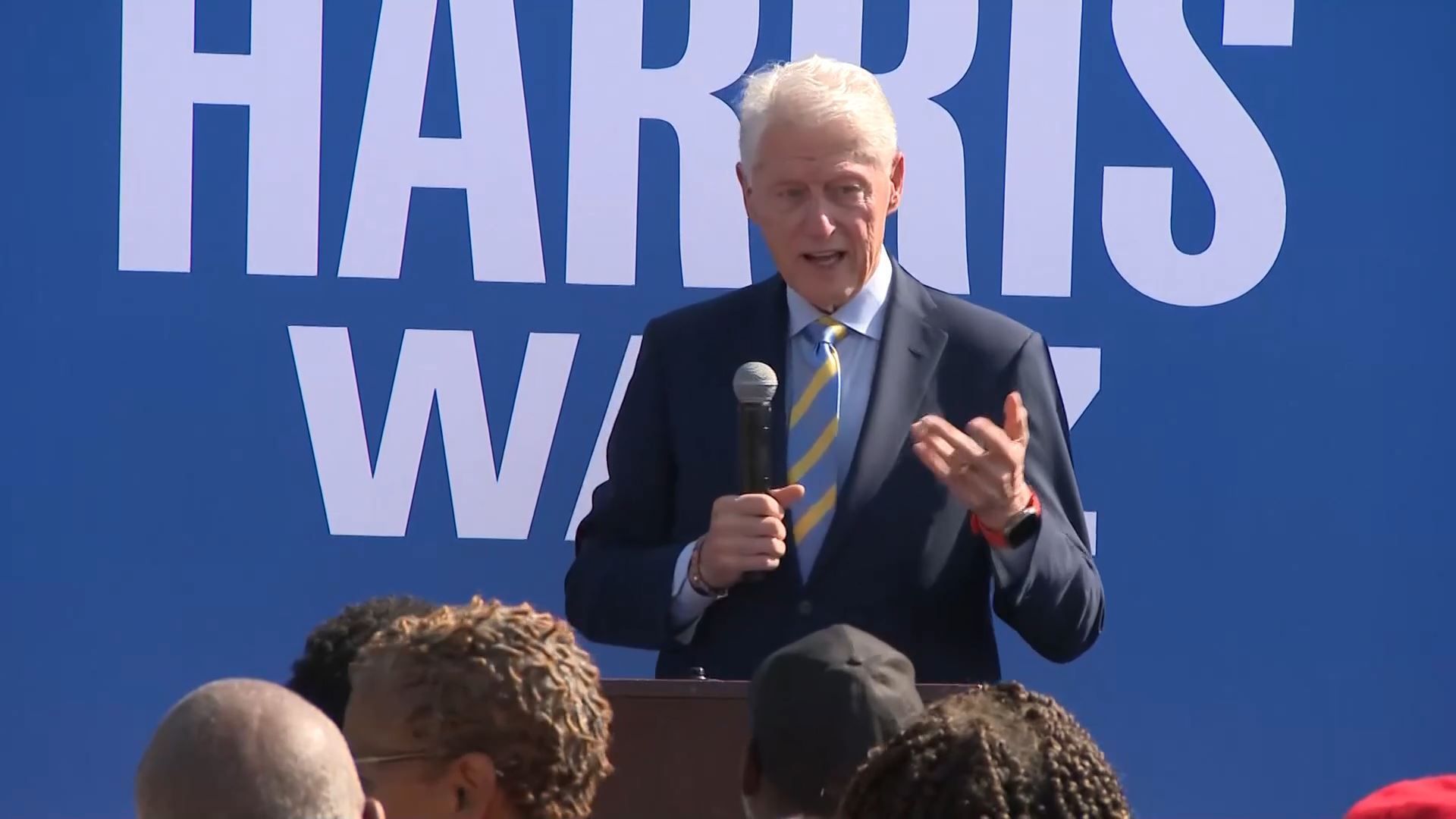 Bill Clinton, ex-presidente dos Estados Unidos, durante evento de campanha para Kamala Harris e Tim Walz