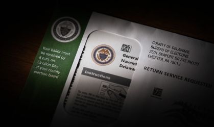 Trump abandona teorias da conspiração e passa a apoiar votação por correio
