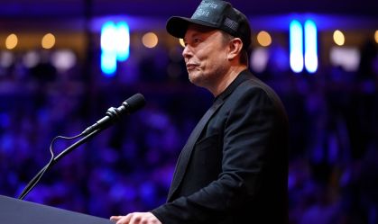 Elon Musk diz que voltará a trabalhar em tempo integral em suas empresas