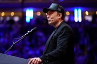 Elon Musk diz que voltará a trabalhar em tempo integral em suas empresas