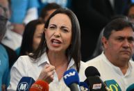 María Corina pede boicote a eleições enquanto Maduro seguir no poder