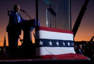 Trump insulta Kamala Harris e elogia jogador de golfe na reta final da campanha